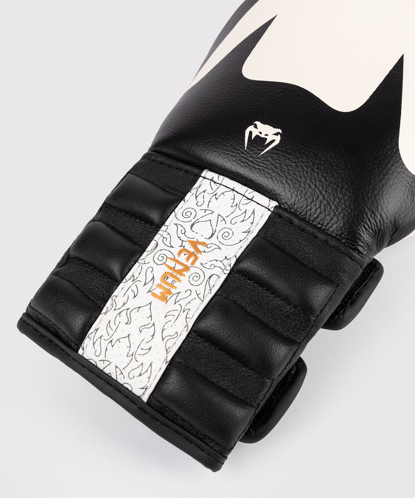 Venum Reverso Boxing Gloves - Snow White / Black