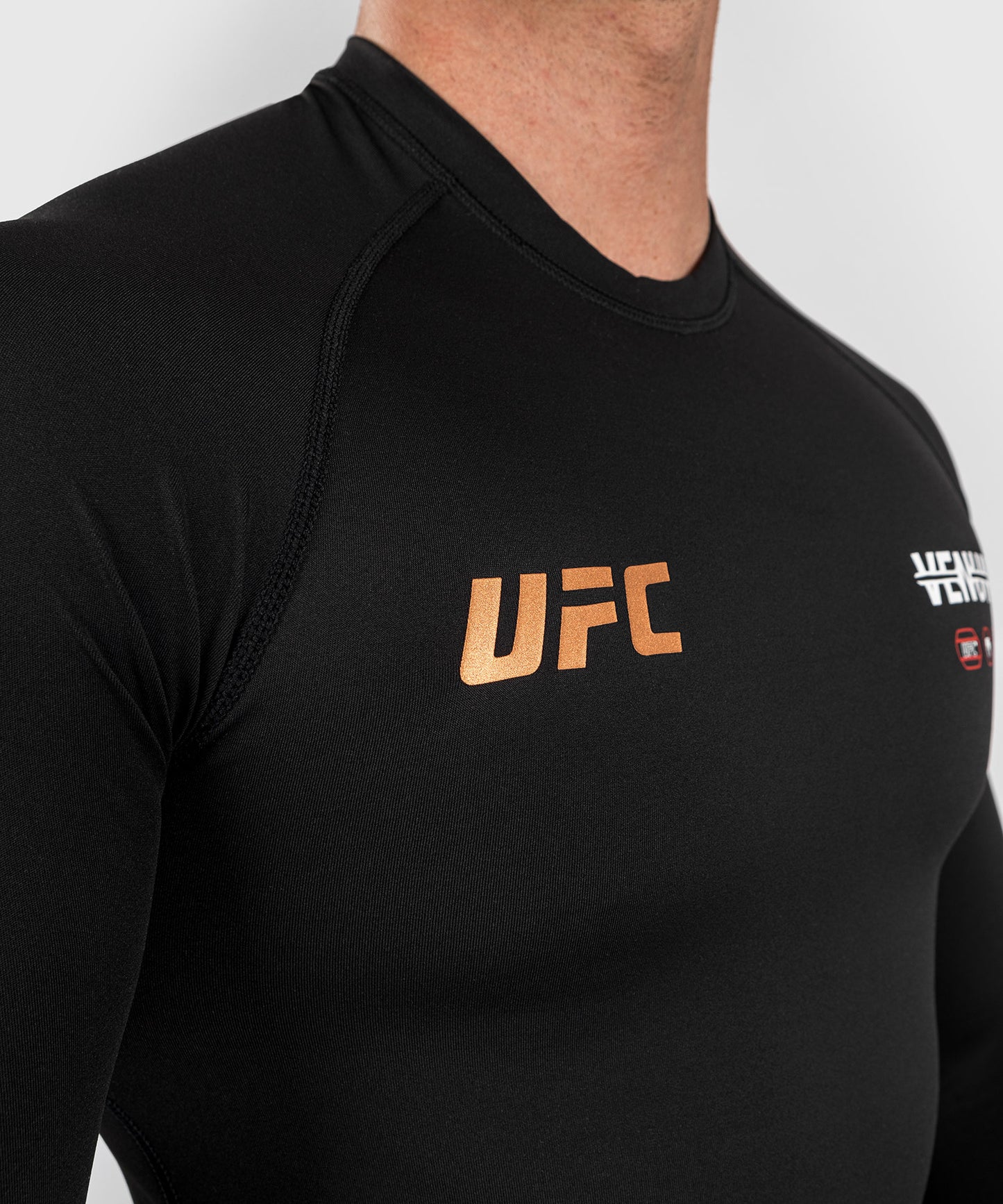 Venum UFC Authentic Fight Week Men Performance Long Sleeve Rashguard Negro