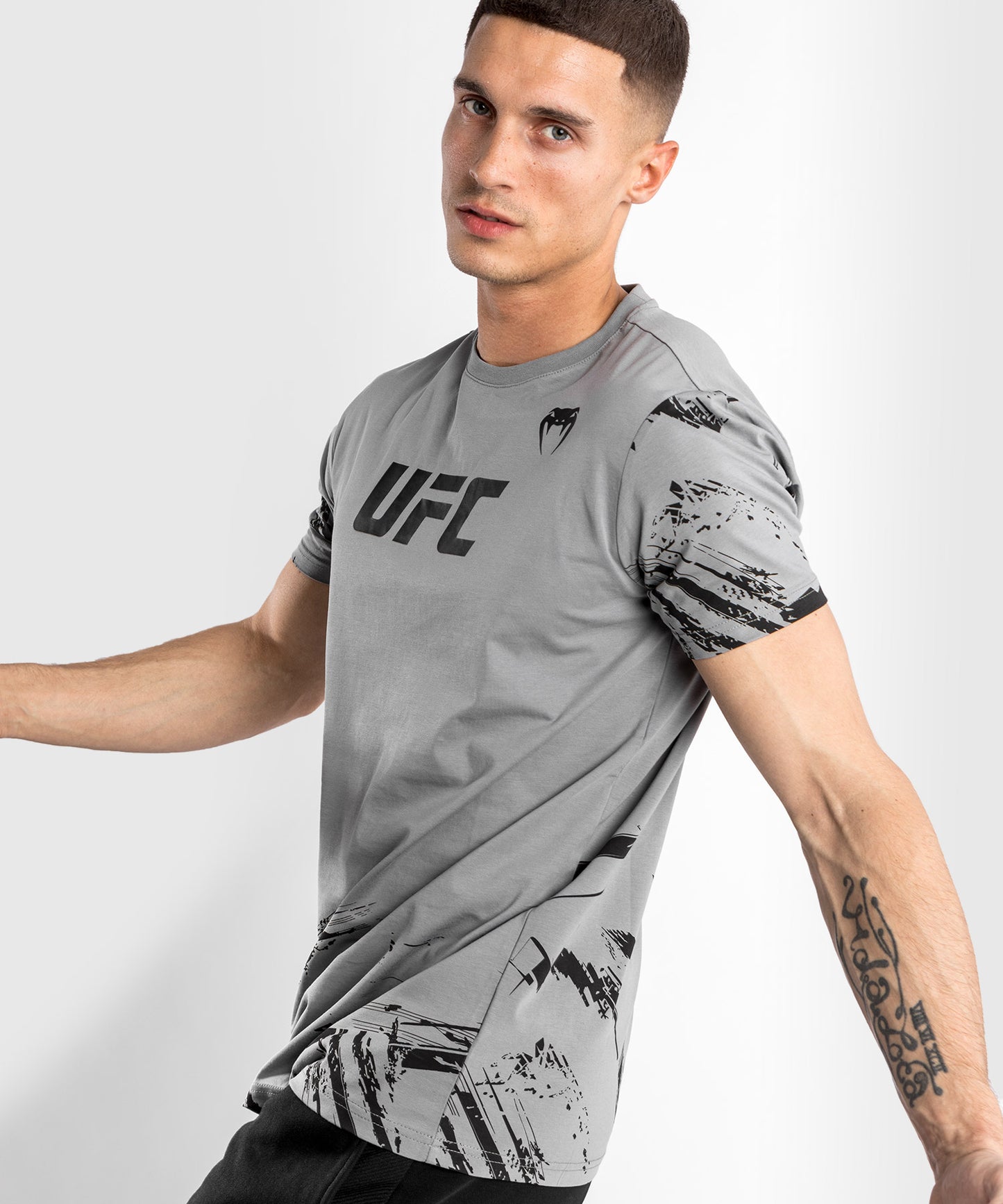 UFC Venum Authentic Fight Week 2.0 Men's Short Sleeve T-Shirt - Grey - Venum