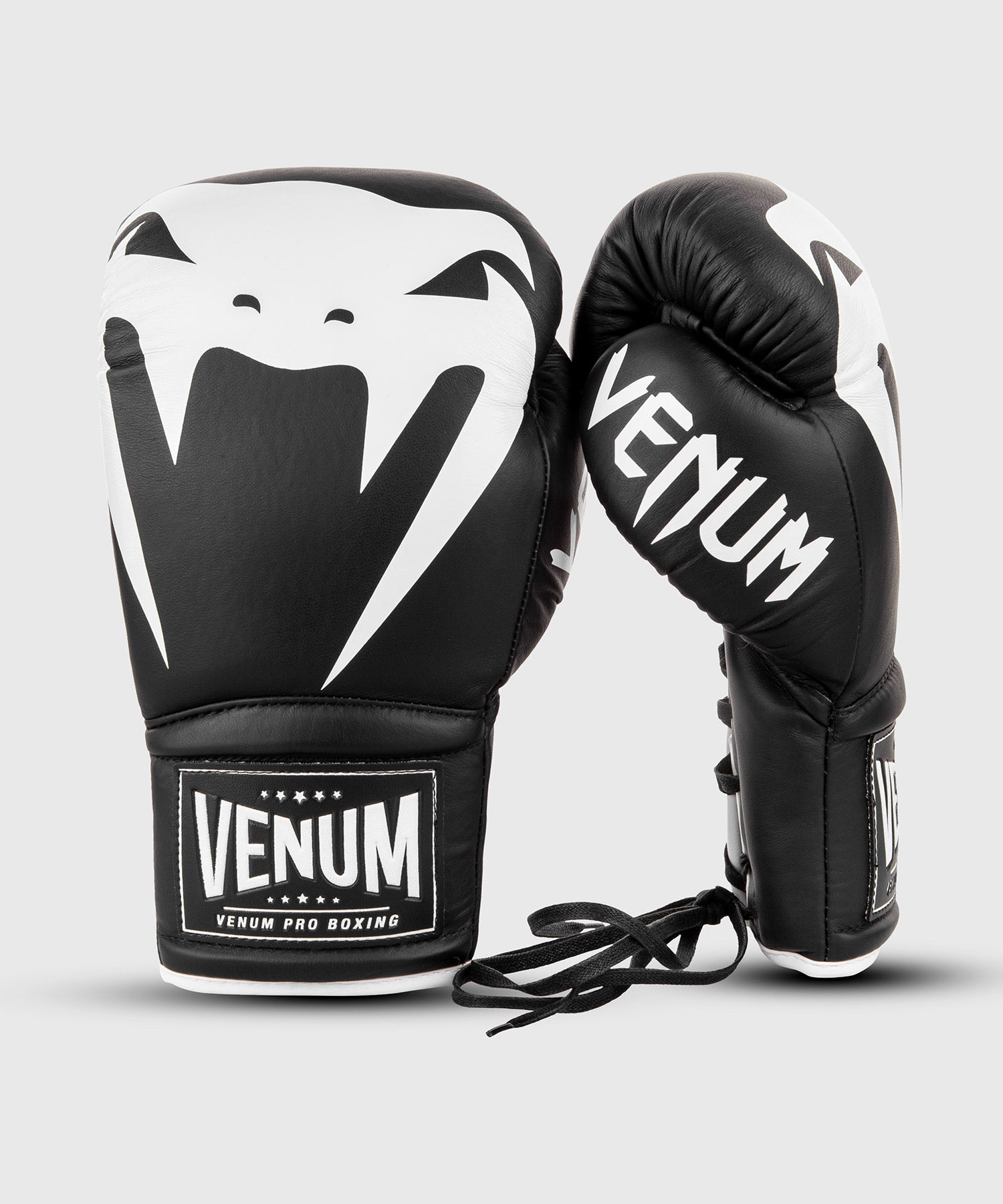 Venum Giant 2.0 Pro Boxing Gloves - With Laces - Black/White - Venum