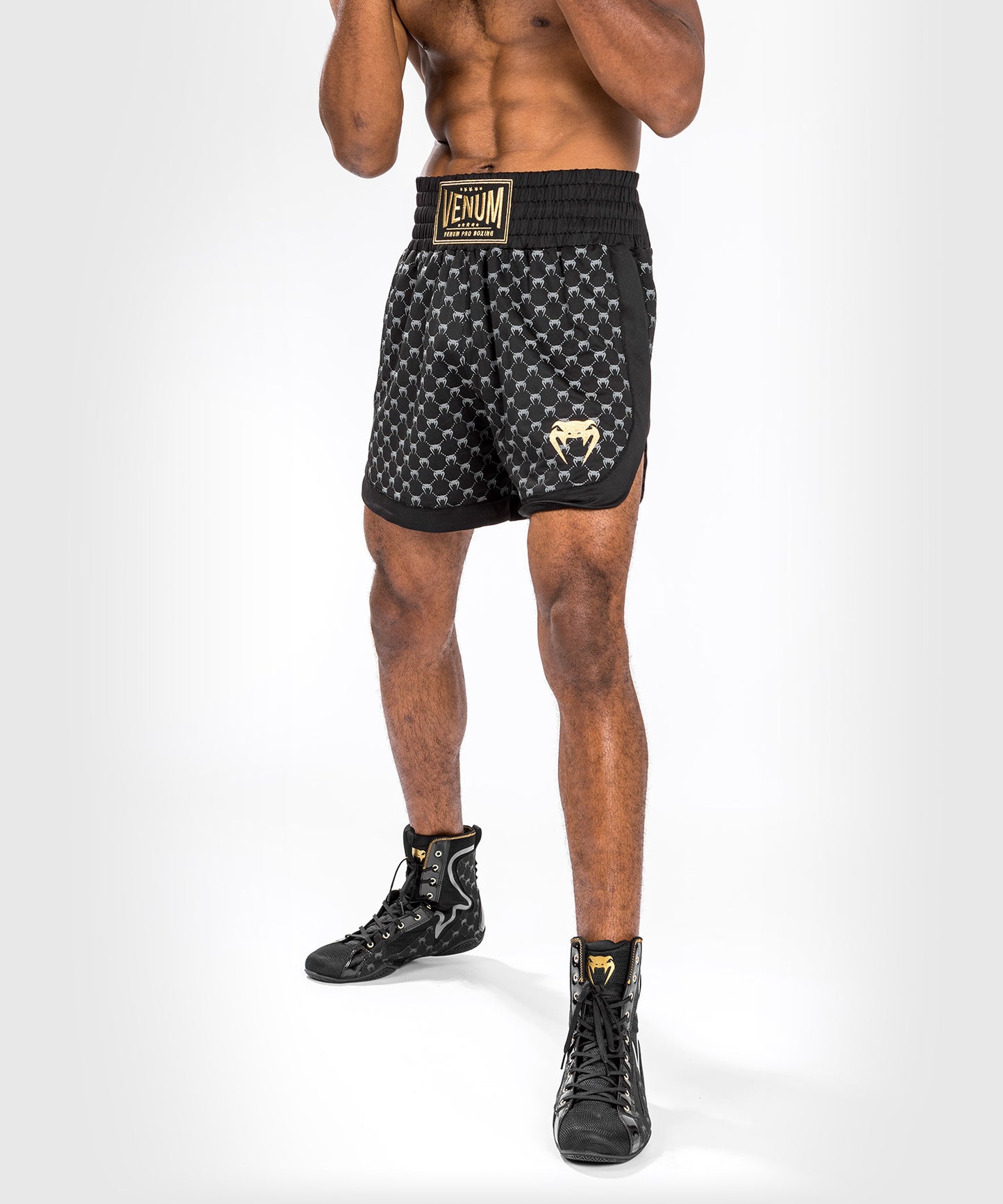  Venum Men's Standard Monogram Boxing Short, Black : Clothing,  Shoes & Jewelry